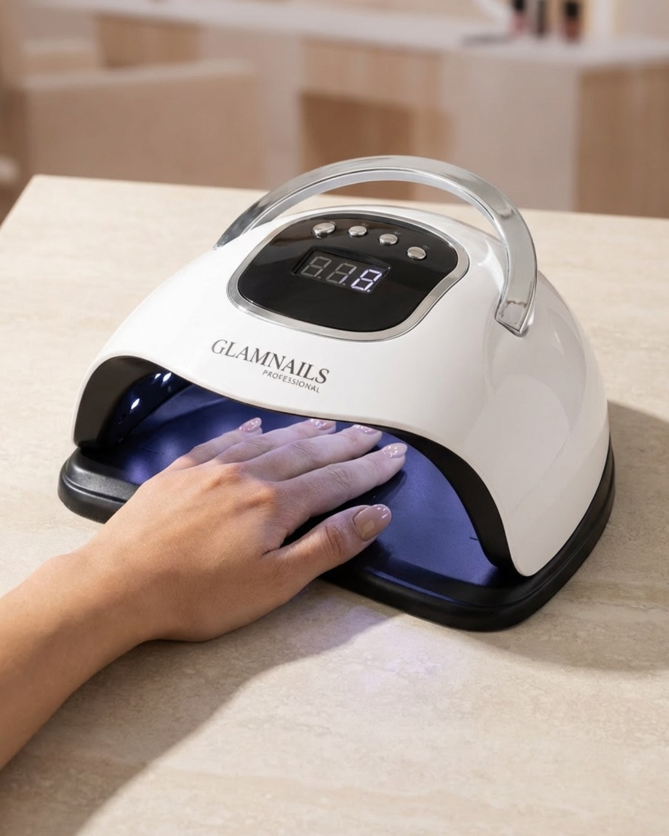 Polygel uitharden: 5 voordelen van een Ultra-Performance LED lamp - Glamnailsprofessional